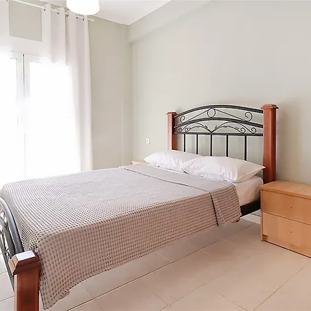 Niki 1 Bedroom 5 Guests
