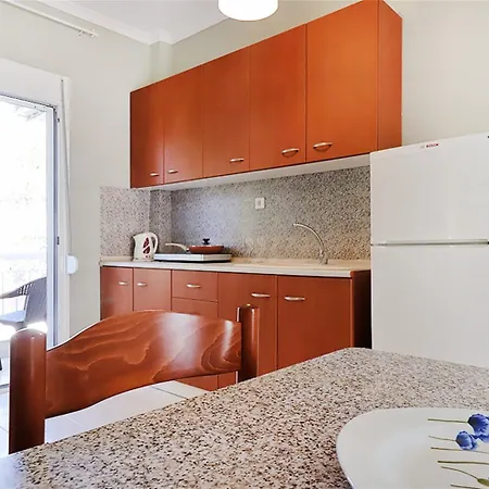 Niki 1 Bedroom 5 Guests Apartment *